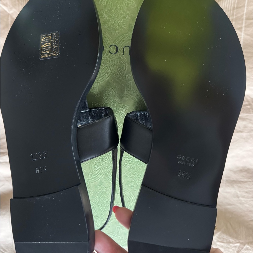 Gucci Black Leather Thong Sandals Green/Red Stripe & Gold Accents Size 39.5 NWT - Picture 5 of 12